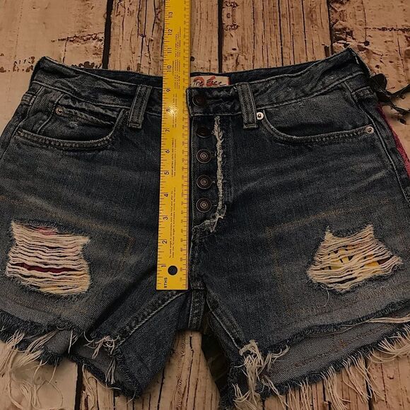 OOAK We The Free Upcycled Denim Cutoff Foral & Patch Shorts Button Front Sz 26 - Picture 9 of 15
